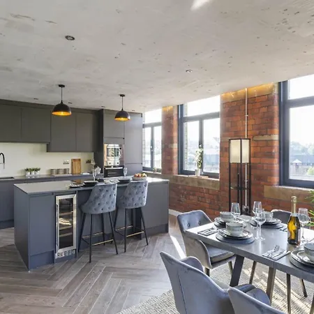 5-Bedroom Luxury Duplex Penthouse Bradford  Exterior photo