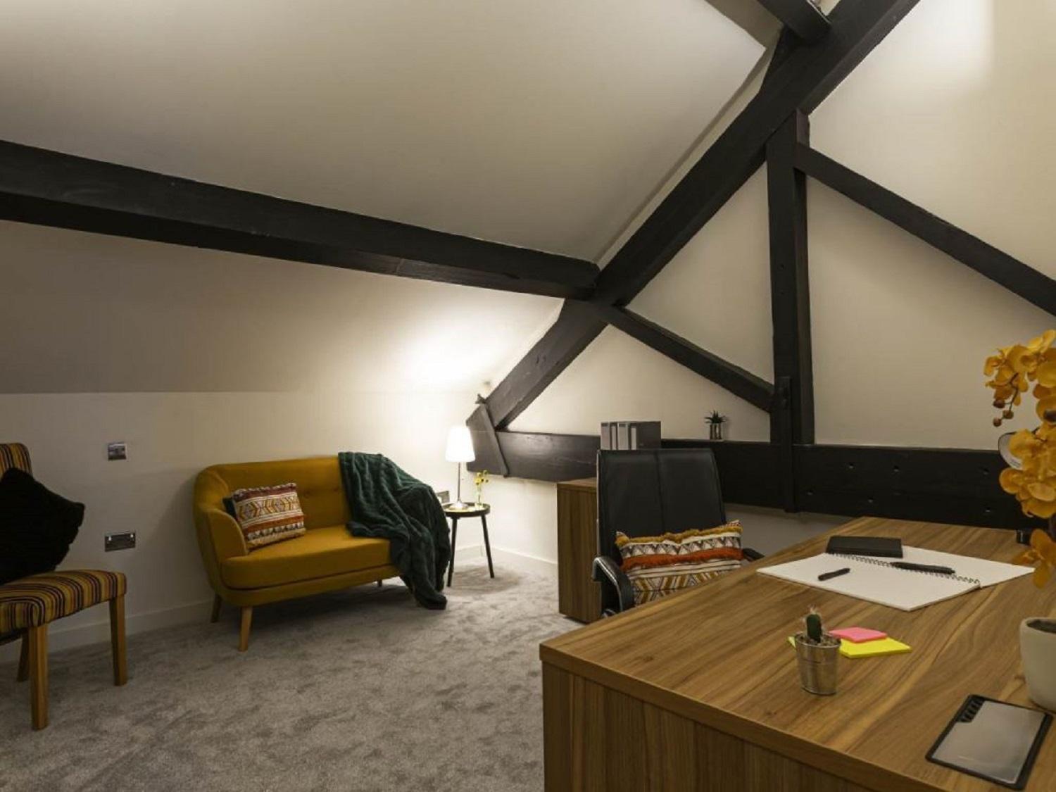 5-bedroom Luxury Duplex Penthouse * Bradford (West Yorkshire)